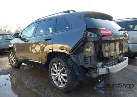 2018 Jeep Cherokee Latitude Tech Connect 4X4 from USA, damaged, VIN 1C4PJMCX2JD607247